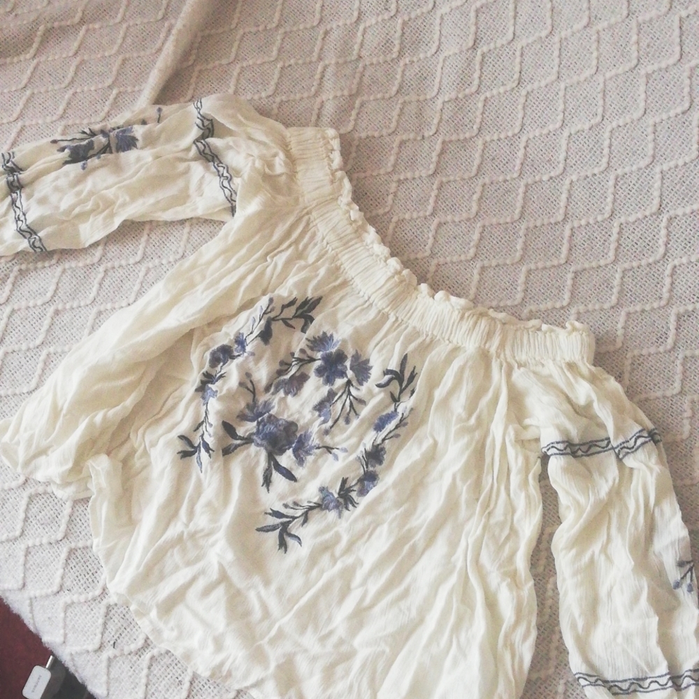 Off shoulders top